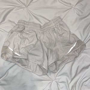 Lululemon Hotty Hot Shorts Size 4 Low Rise 4 Inch Length